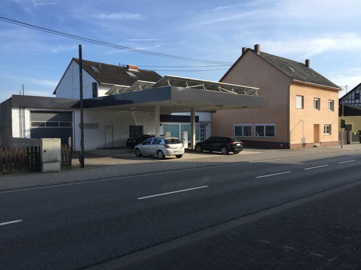 Apartmán Alte Tankstelle Strassenhaus Exteriér fotografie